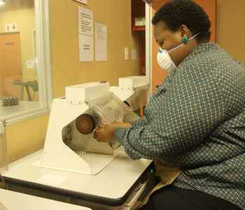 Mulayo Serakoana polishing a ring at the Seda Limpopo Jewellery Incubator.