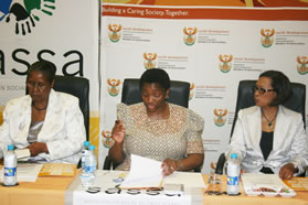 Social Development Minister Bathabile Dlamini flanked by her Deputy Maria Ntuli (left) and the CEO of SASSA Virginia Peterson (right)