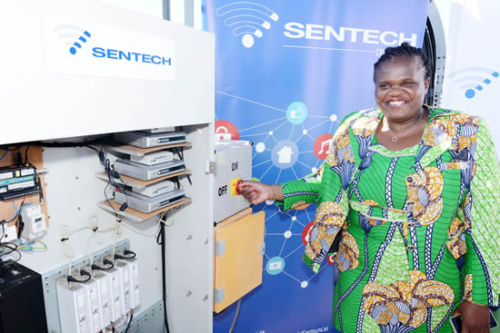 Minister Faith Muthambi turned off the analogue television transmission in the Northern Cape.