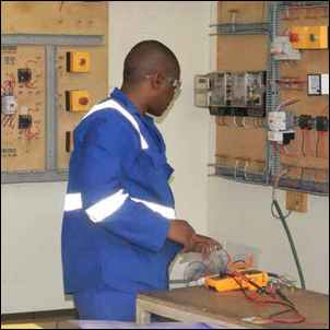 Trainees from the South African National Defence Force (SANDF) Units are being given the opportunity to qualify as artisans thanks to the SANDF’s skills and development programme.