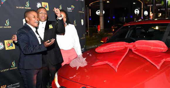 Minister Fikile Mbalula congratulates Portia Modise who was the big winner at the Sports Awards. She walked away with R1 million and a brand new car.