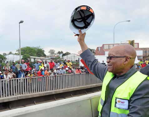 Mthatha residents line up to get a glimpse of President Jacob Zuma who was in the Eastern Cape to assess the progress of a number of infrastructure projects and launch new ones.