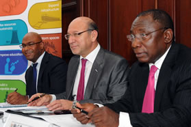 Minister in the Presidency and Chairperson of the NPC Trevor Manuel (centre) with Acting Head of Secretariat Kuben Naidoo, left, and Deputy Chairpeson Cyril Ramaphosa during an NPC media briefing in Pretoria.
