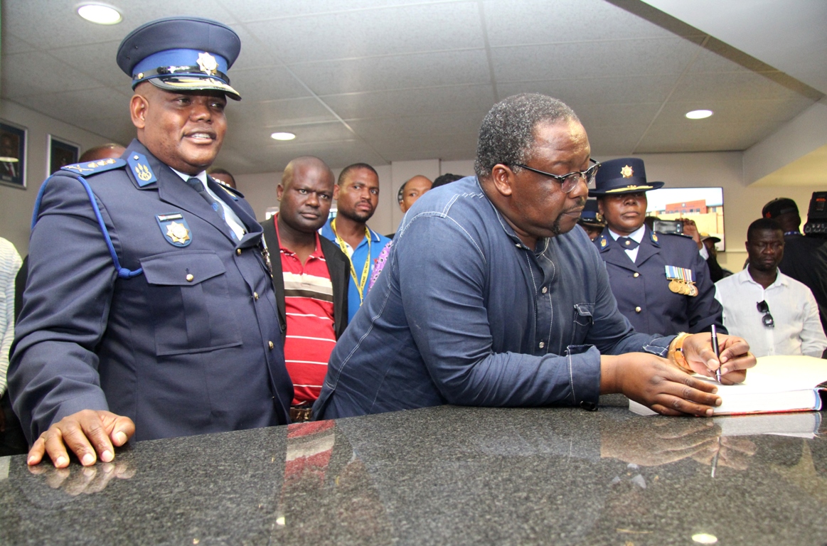 Police Minister Nkosinathi Nhleko (top centre) and Acting National Police Commissioner Lieutenant-General Johannes Phahlane officially opened the Diepsloot Police Station.