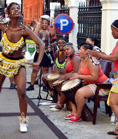 The outside of Parliament was abuzz with activities as South Africans waited for the President to deliver SoNA.