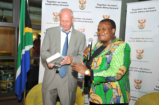 South Africa’s Communications Minister Faith Muthambi hosted Russian Vice-Minister of Telecom and Mass Communication Alexey Volin they agreed to share best practices in digital migration.