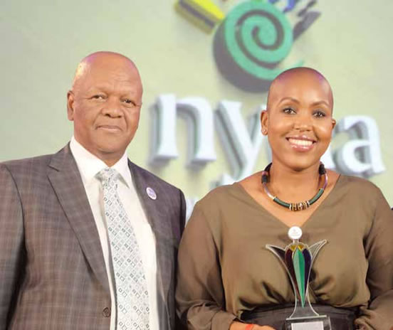 Nneile Nkholise won the Presidential Award from Minister Jeff Radebe