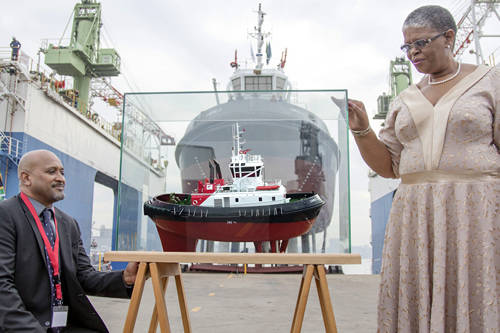 eThekwini Mayor Zandile Gumede admires a model of the new tug.  (Image: Hlengiwe Ngobese)