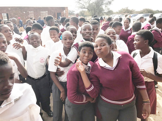 Learners from the Sethusa Secondary School (Photo: @dikobebm via Twitter