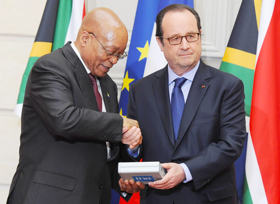 President Jacob Zuma recieved the digitised Rivonia Trial dictabelts from President Franscois Hollande.