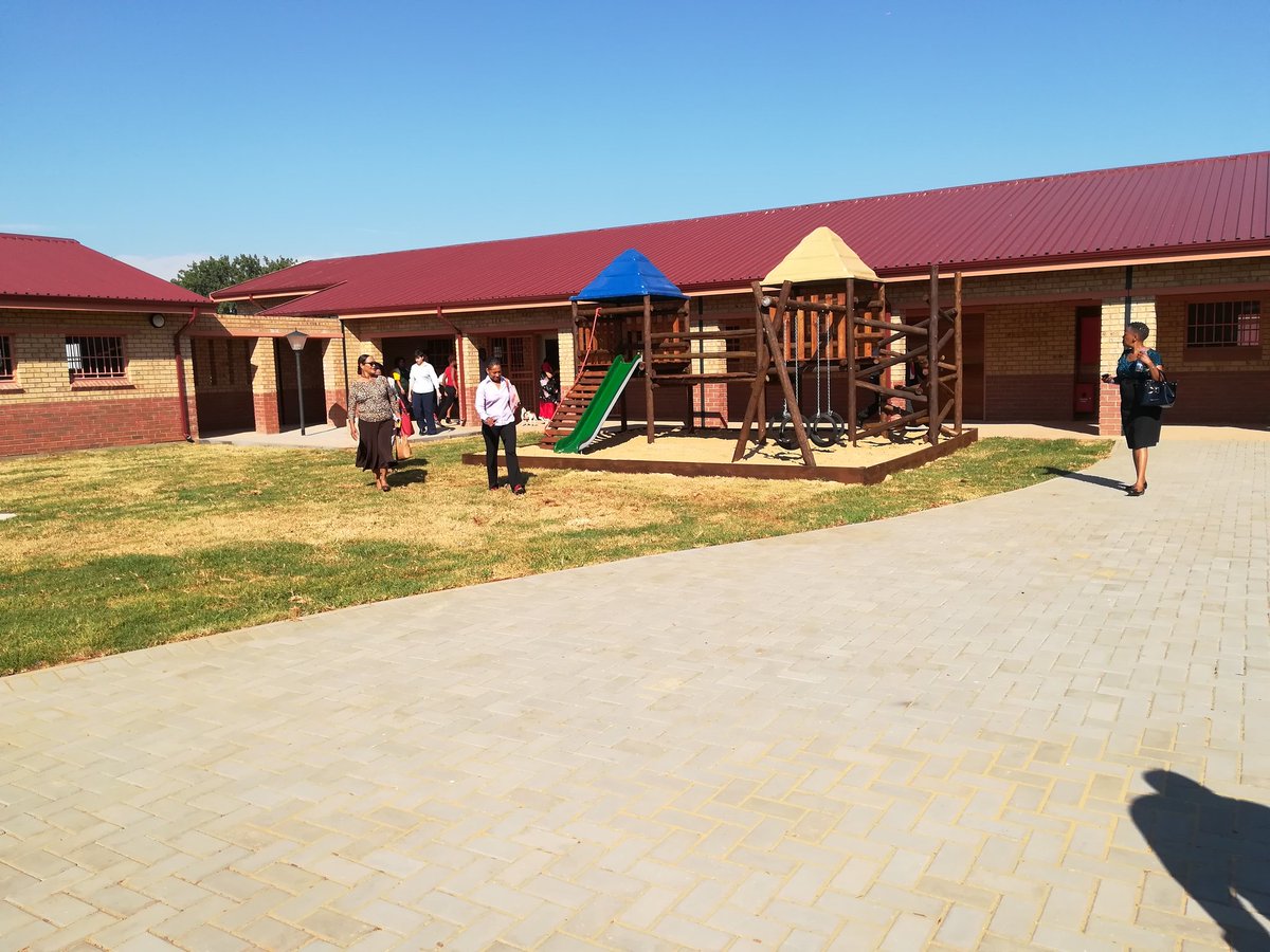 Children of Everest Primary School have access to quality education infrastructure.