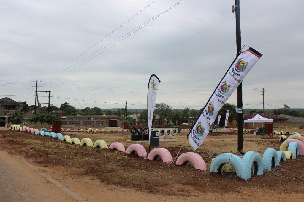  A park has been renovated using recycled materials. 