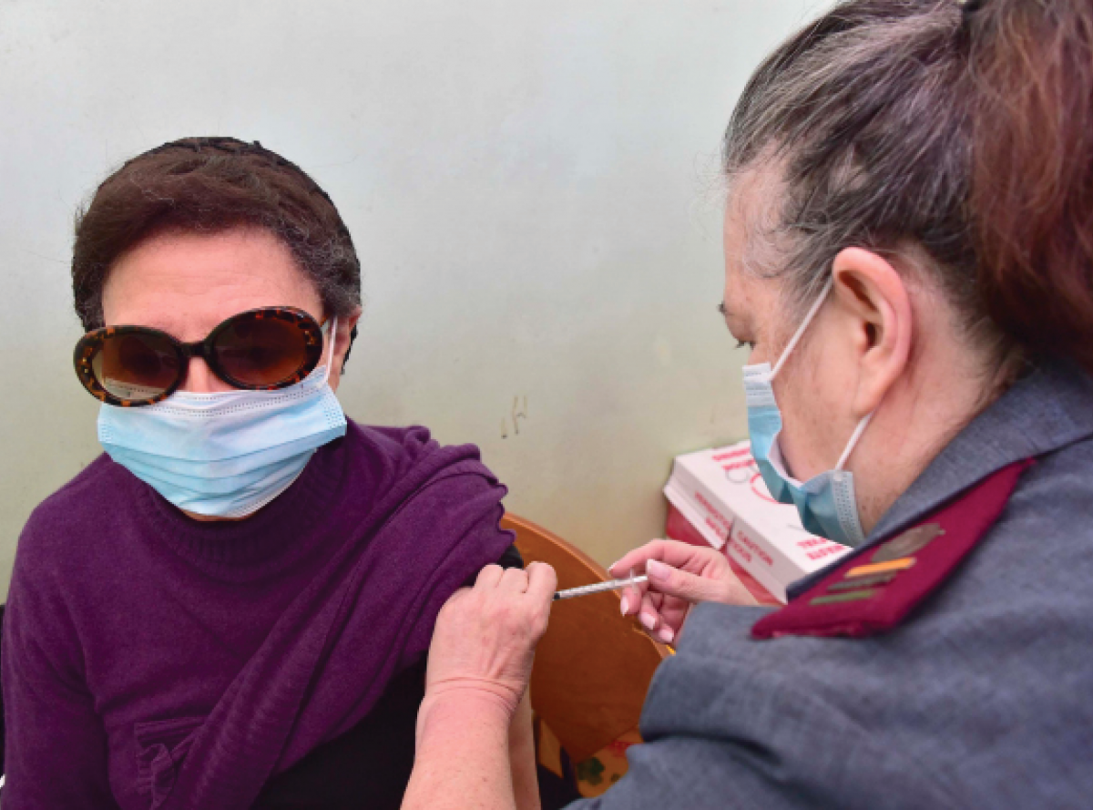 Struggle stalwart Sophie Williams-de Bruyn receives her first dose of the Pfizer vaccine at the Alexander Community Health Care Centre