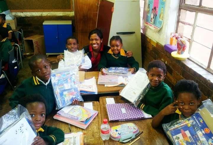 Mbali Blaai encourages learners to read.